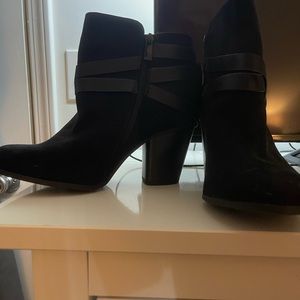 Cute boots. Never worn